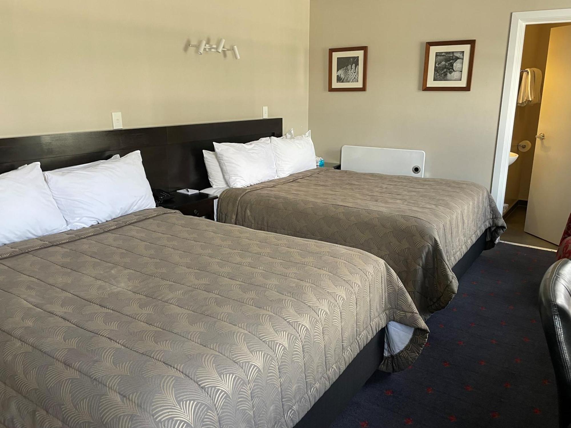 Discovery Settlers Hotel Whangarei Buitenkant foto